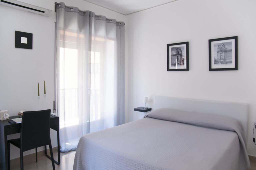 Due Passi Bed and Breakfast Παλέρμο Δωμάτιο φωτογραφία